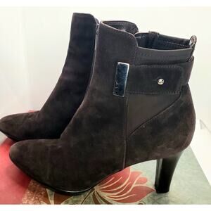 Aquatalia Brown Suede Rouge Royal Heeled Ankle Boots Kate Middleton Size 7.5